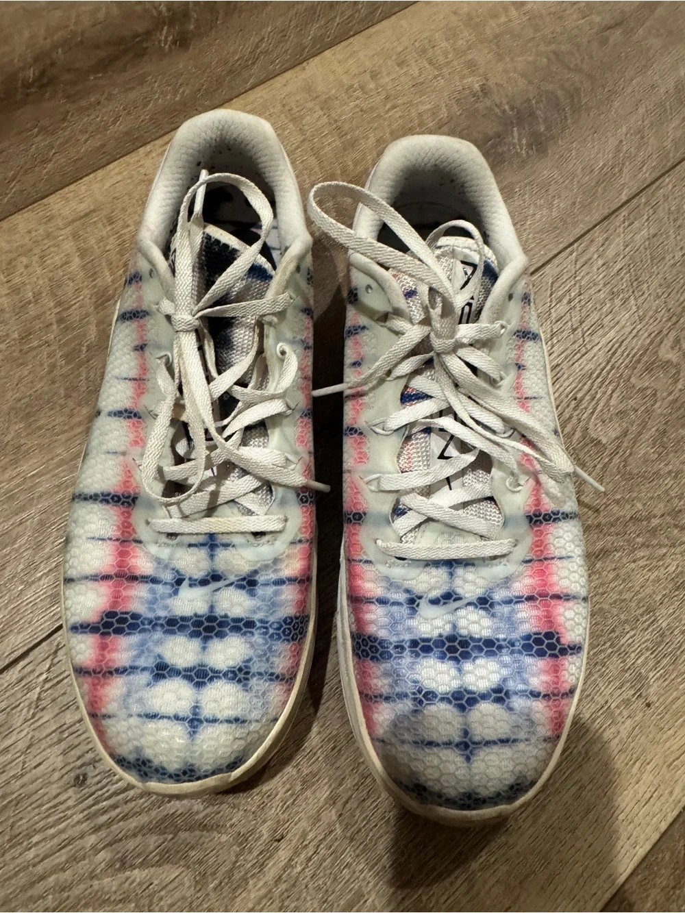 NIKE Metcon 5 AMP Womens White Mesh Sneakers W/ Navy and Pink Tie-Dye! Size 10.5